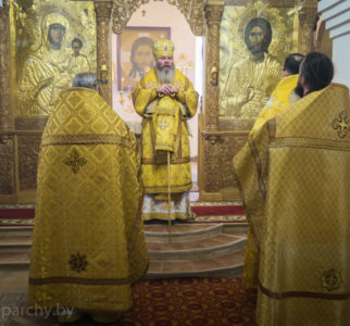 Епископ Павел возглавил Литургию в Воскресенском храме города Столбцы