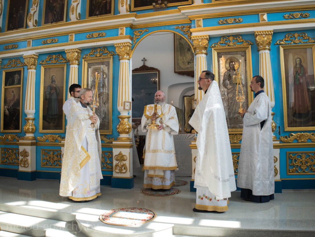 Епископ Павел совершил Литургию в кафедральном соборе Св. Анны г. Столбцы