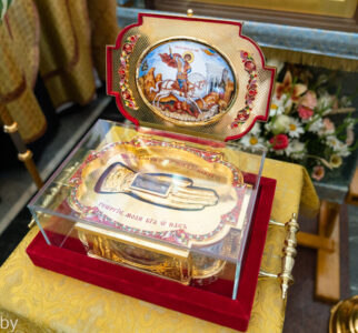 Анонс принесения ковчега с мощами великомученика Георгия Победоносца в кафедральный собор святой праведной Анны г. Столбцы