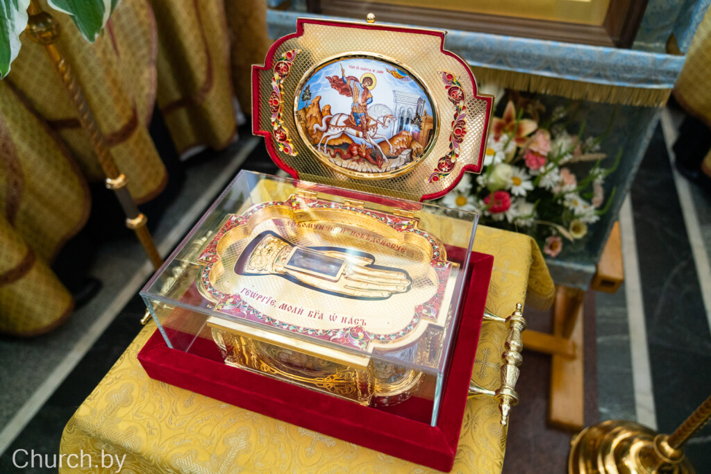 Анонс принесения ковчега с мощами великомученика Георгия Победоносца в кафедральный собор святой праведной Анны г. Столбцы