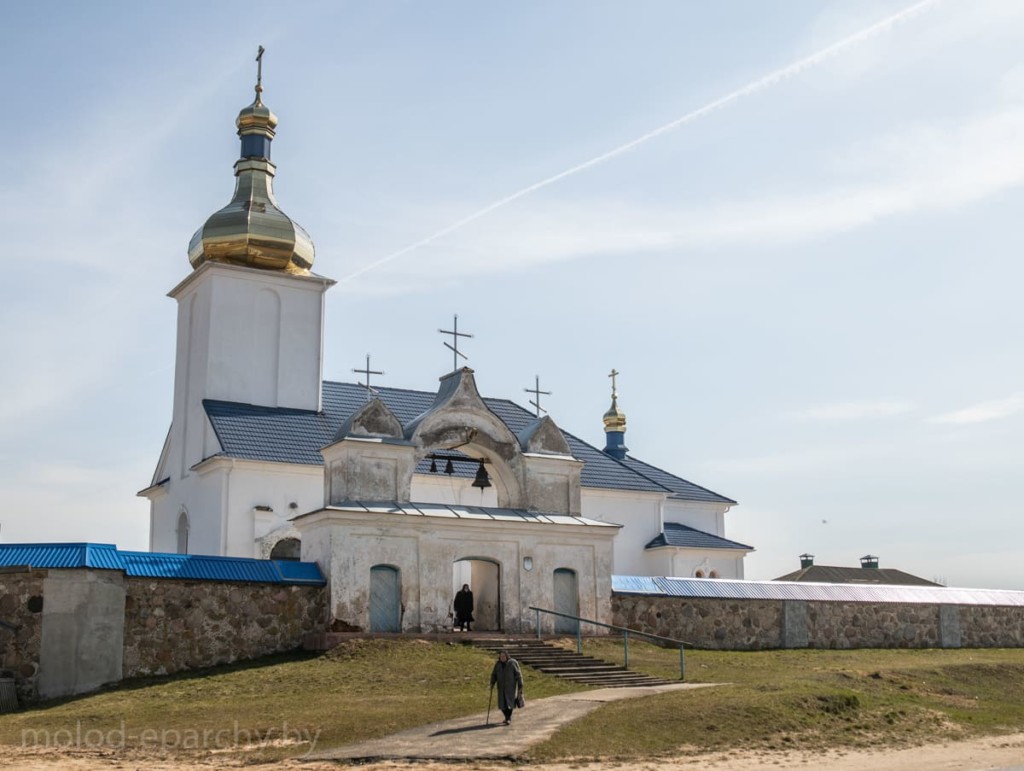 В Неделю 4-ю Великого поста епископ Павел совершил Литургию в д. Новый Свержень