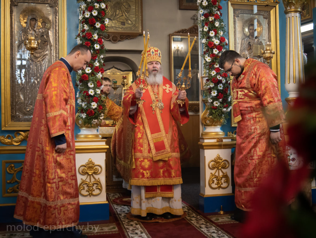 В понедельник Светлой седмицы епископ Павел совершил Литургию в кафедральном соборе Св. Анны г. Столбцы