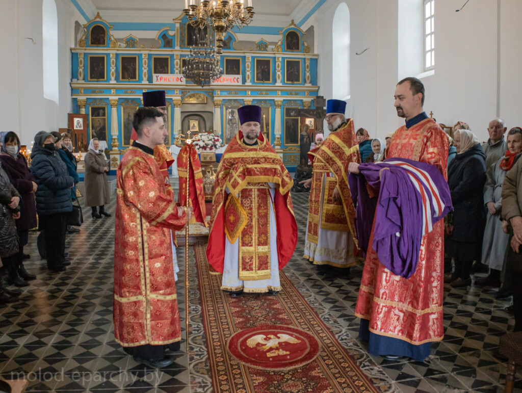 В понедельник Светлой седмицы епископ Павел совершил Литургию в кафедральном соборе Св. Анны г. Столбцы