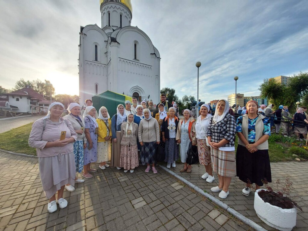 Прихожане кафедрального собора святой Анны приняли участие в торжествах по случаю явления Минской иконы Божией Матери