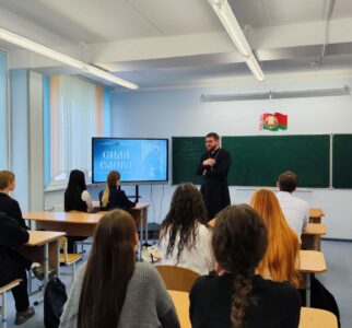 Встреча священника со старшеклассниками в рамках проекта «Сила Слова»