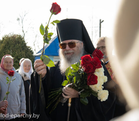 Епископ Павел совершил Литургию в кафедральном соборе праведной Анны города Столбцы