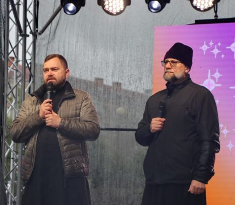 Протоиерей Александр Мартинчик поздравил выпускников Столбцовщины